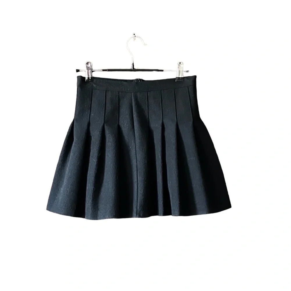 Pleated high waist  Academia/UnionMini Skirt has lined shorts.  Sz.M